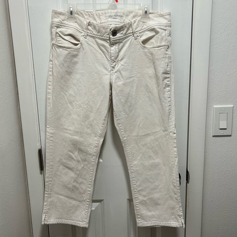 Classic White Capri Women’s Pants